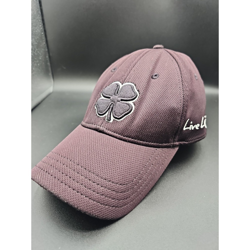 Black Clover Live Lucky Clover Hat S/M Men's Flexfit Baseball Cap Black